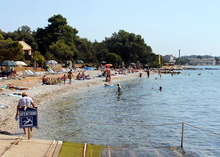 7042b Διαμέρισμα *